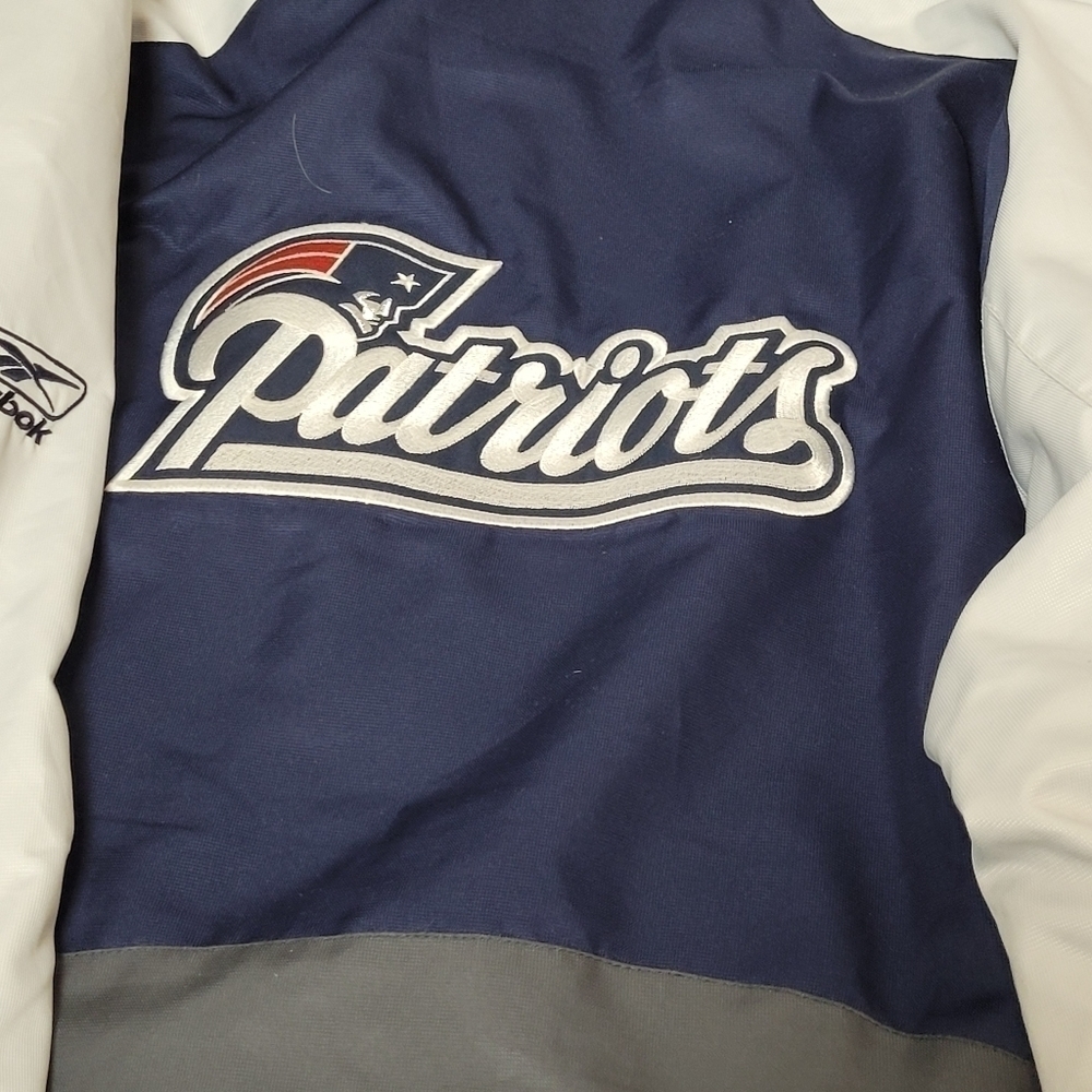 VINTAGE 90s New England Patriots Warm Jacket NFL REEBOK - Picture 3 of 13